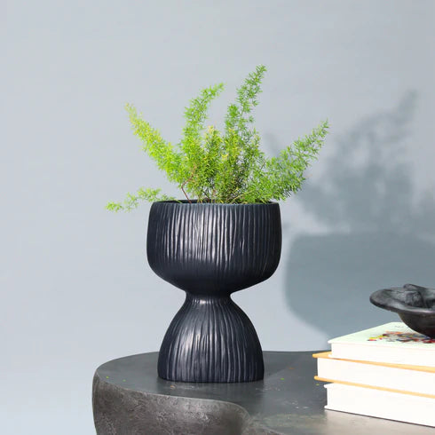 Aden Organic Planter Black