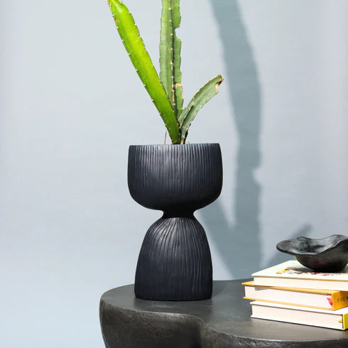 Aden Organic Planter Black
