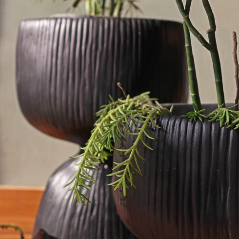 Aden Organic Planter Black