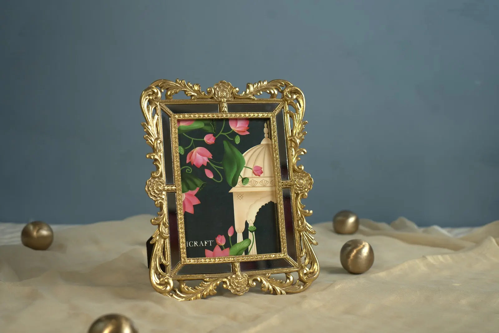 The Imperial  photo frame - G