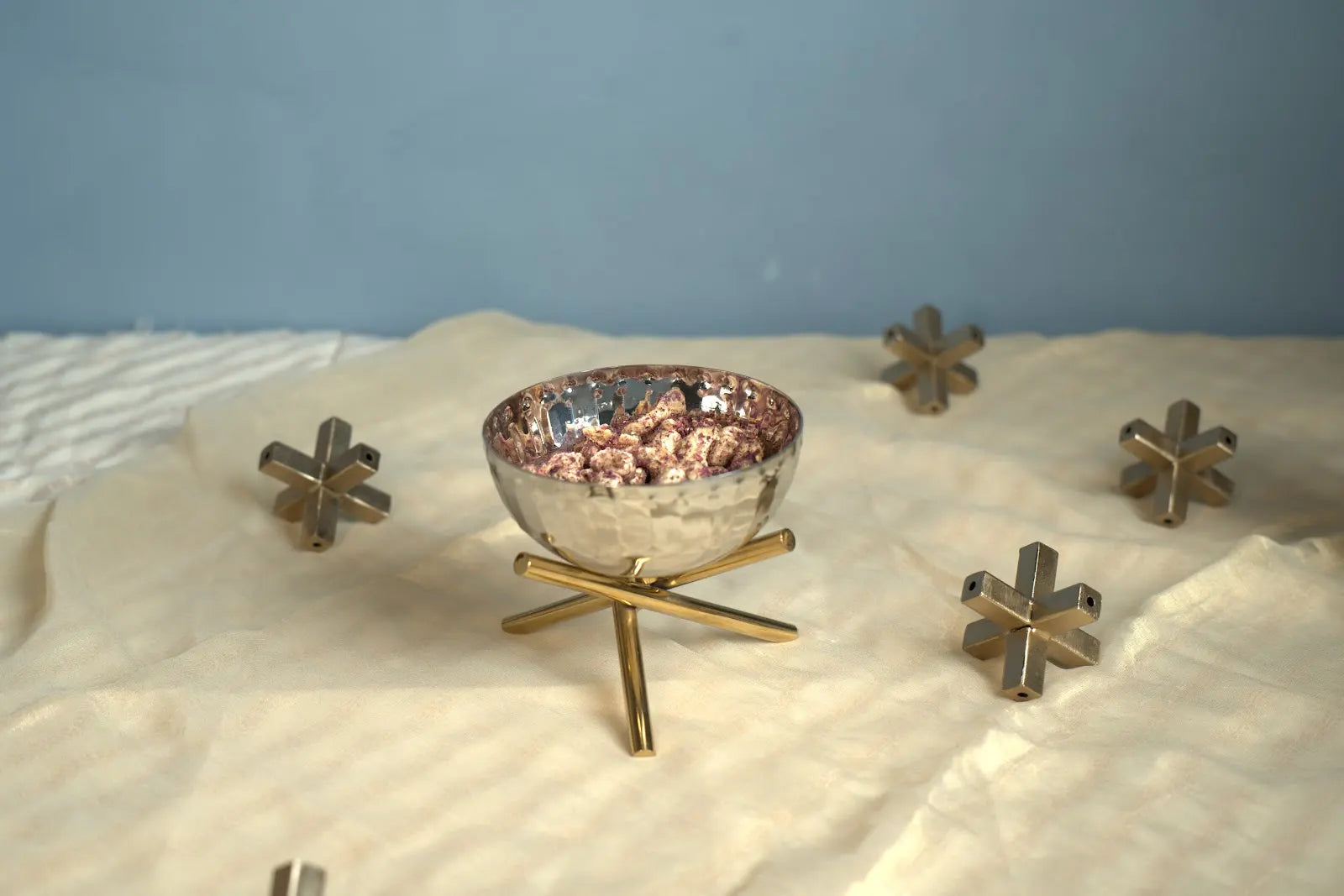Aurum Nut Bowl with Stand