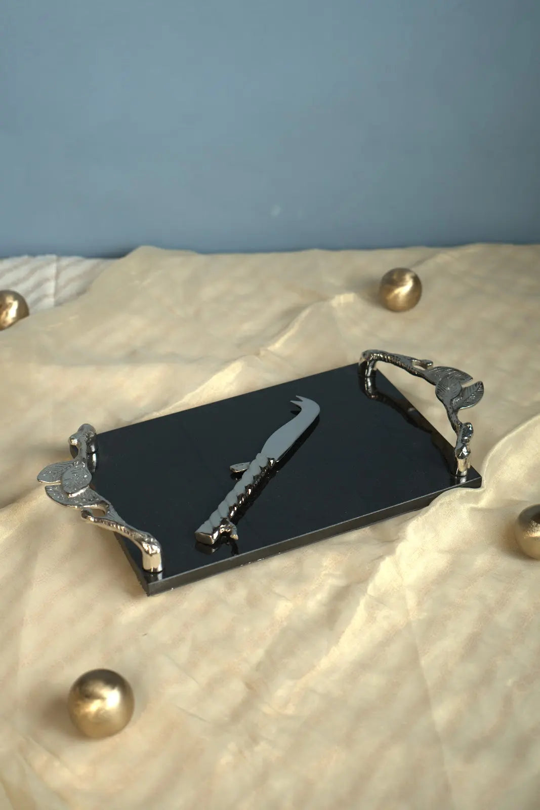 Blossom Platter with Cheese Knife – Silver